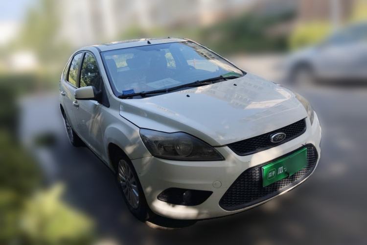 Used Ford Focus 2012 Hatchback Classic 1.8L Manual Fashion Edition Front Right 45 Deg