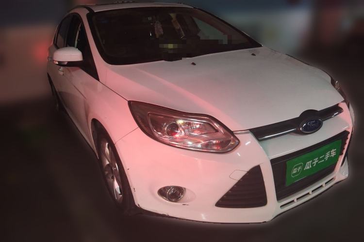 Used Ford Focus 2012 Hatchback 1.6L Automatic Fashion Edition Front Right 45 Deg