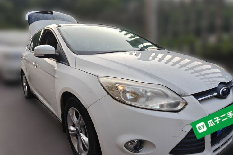 Used Ford Focus 2012 Hatchback 1.6L Manual Fashion Edition Front Right 45 Deg