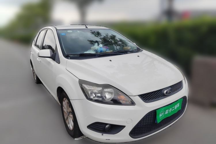 Used Ford Focus 2012 Hatchback Classic 1.8L Automatic Base Model Front Right 45 Deg