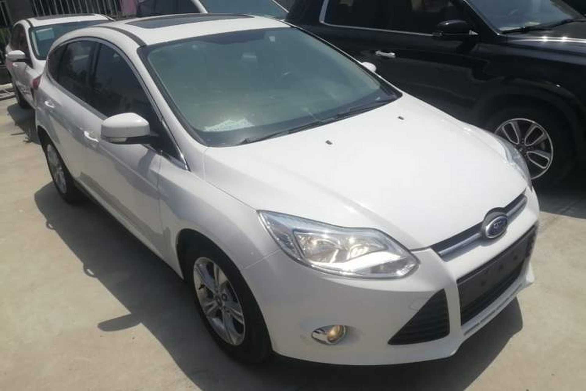Used Ford Focus 2012 Hatchback 1.6L Automatic Fashion Edition Front Right 45 Deg