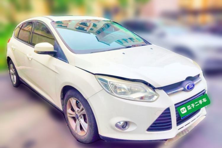 Used Ford Focus 2012 Hatchback 1.6L Automatic Fashion Edition Front Right 45 Deg