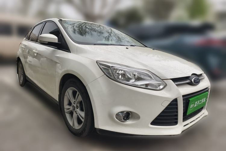 Used Ford Focus 2012 Hatchback 1.6L Automatic Fashion Edition Front Right 45 Deg