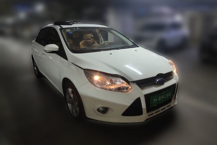 Used Ford Focus 2012 Sedan 1.6L Automatic Fashion Edition Front Right 45 Deg