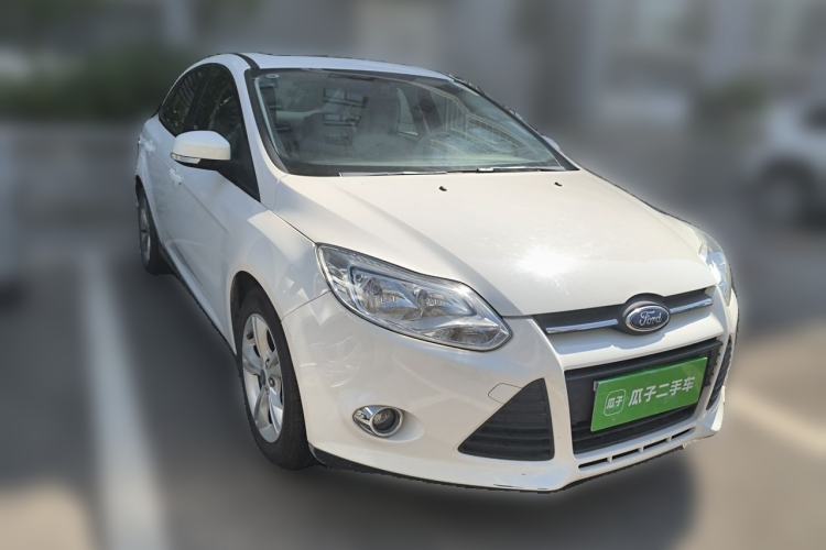 Used Ford Focus 2012 Sedan 1.6L Manual Fashion Edition Front Right 45 Deg