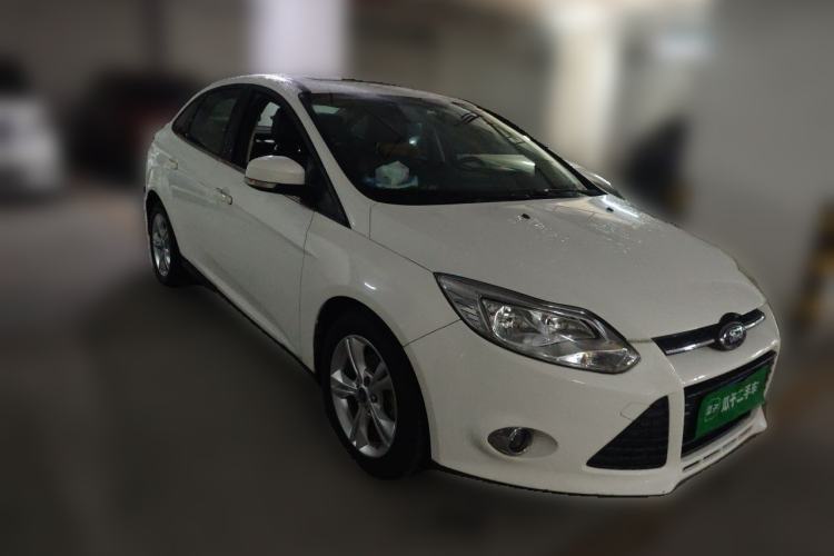 Used Ford Focus 2012 Sedan 1.6L Manual Fashion Edition Front Right 45 Deg