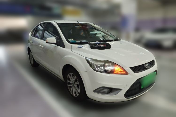Used Ford Focus 2012 Hatchback Classic 1.8L Manual Base Model Front Right 45 Deg
