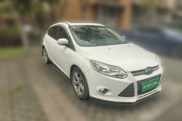 Used Ford Focus 2012 Hatchback 1.6L Automatic Fashion Edition Front Right 45 Deg