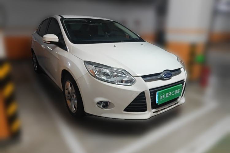 Used Ford Focus 2012 Sedan 1.6L Manual Fashion Edition Front Right 45 Deg
