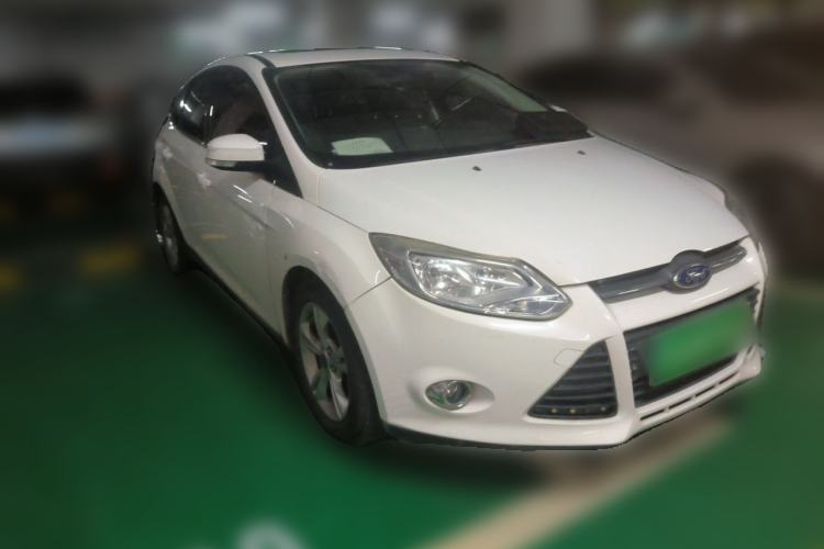 Used Ford Focus 2012 Hatchback 1.6L Automatic Fashion Edition Front Right 45 Deg