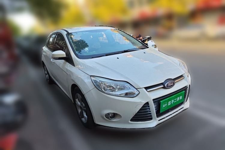 Used Ford Focus 2012 Hatchback 1.6L Automatic Fashion Edition Front Right 45 Deg