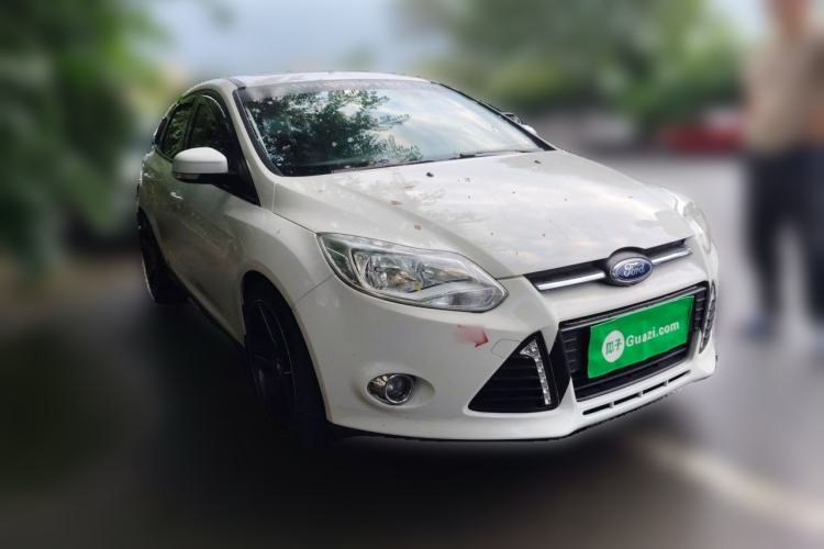 Used Ford Focus 2012 Hatchback 1.6L Manual Fashion Edition Front Right 45 Deg