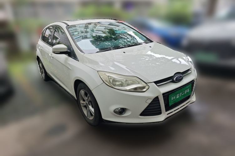 Used Ford Focus 2012 Hatchback 1.6L Automatic Fashion Edition Front Right 45 Deg