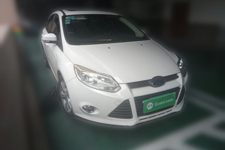Used Ford Focus 2012 Hatchback 1.6L Automatic Fashion Edition Front Right 45 Deg