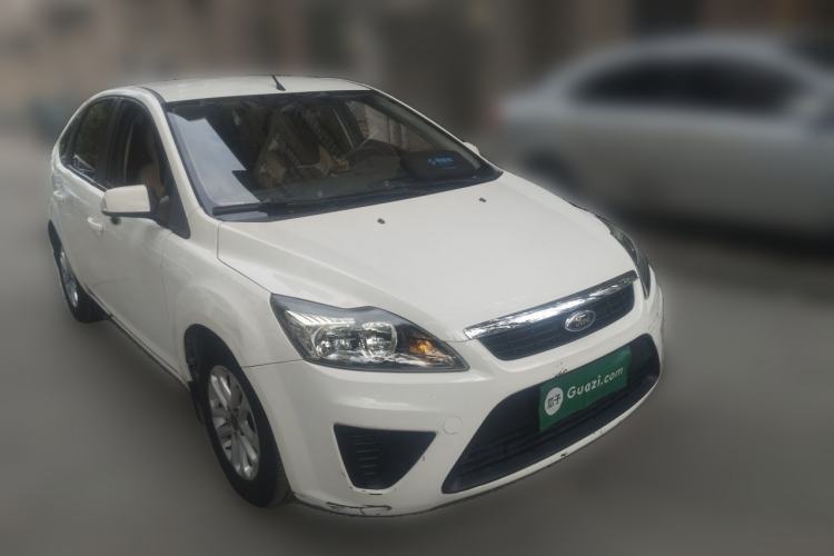 Used Ford Focus 2012 Hatchback Classic 1.8L Automatic Base Model Front Right 45 Deg