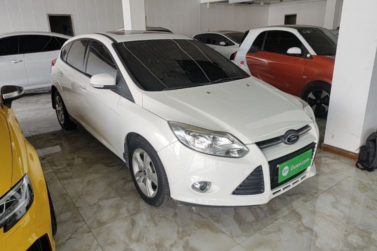 Used Ford Focus 2012 Hatchback 1.6L Automatic Fashion Edition Front Right 45 Deg