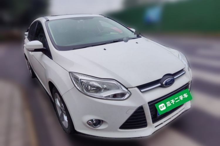 Used Ford Focus 2012 Hatchback 1.6L Automatic Fashion Edition Front Right 45 Deg