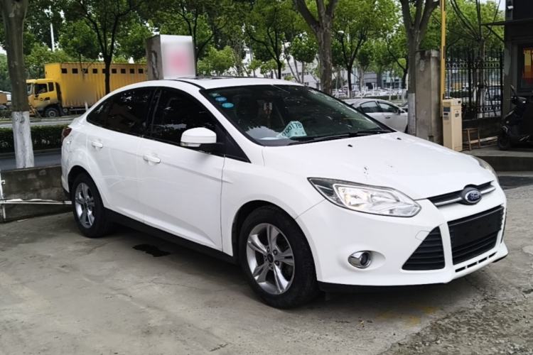 Used Ford Focus 2012 Sedan 1.6L Automatic Fashion Edition Front Right 45 Deg