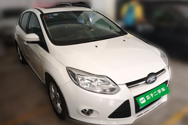 Used Ford Focus 2012 Hatchback 1.6L Automatic Fashion Edition Front Right 45 Deg