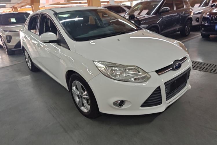 Used Ford Focus 2012 Sedan 1.6L Manual Fashion Edition Front Right 45 Deg