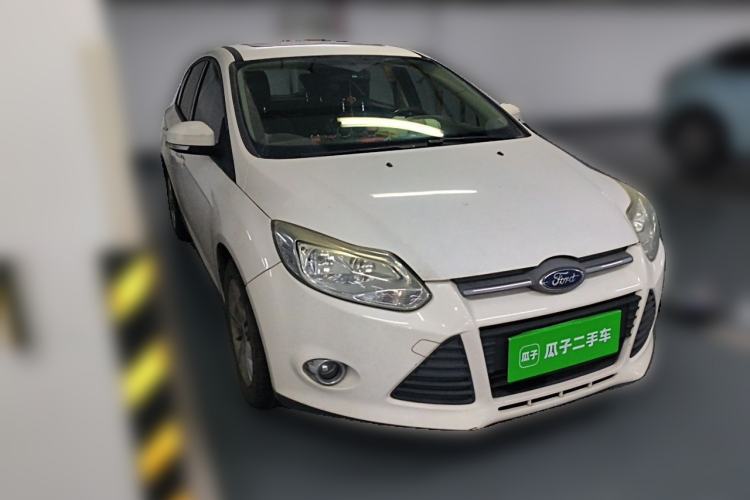 Used Ford Focus 2012 Hatchback 1.6L Automatic Fashion Edition Front Right 45 Deg