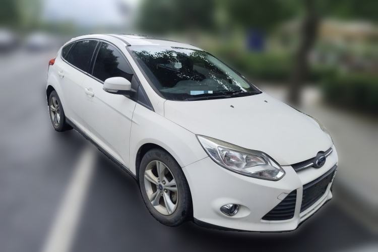 Used Ford Focus 2012 Hatchback 1.6L Automatic Fashion Edition Front Right 45 Deg