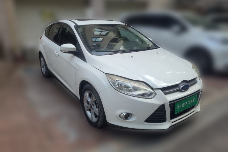 Used Ford Focus 2012 Hatchback 1.6L Automatic Fashion Edition Front Right 45 Deg