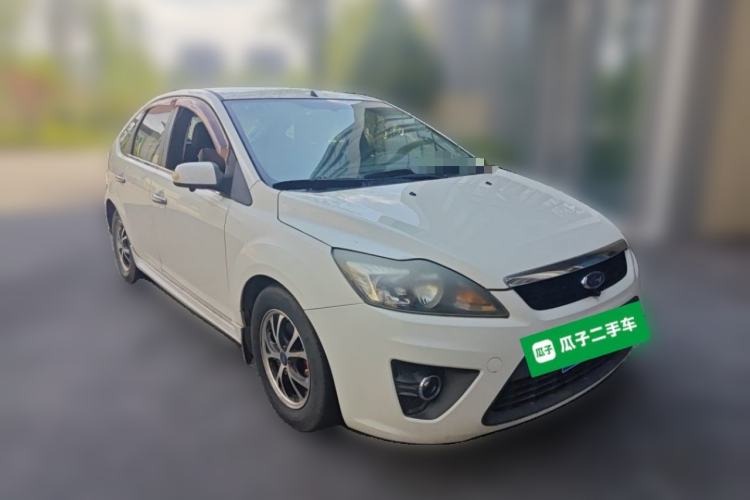 Used Ford Focus 2012 Hatchback Classic 1.8L Automatic Base Model Front Right 45 Deg