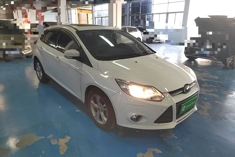 Used Ford Focus 2012 Hatchback 1.6L Automatic Fashion Edition Front Right 45 Deg
