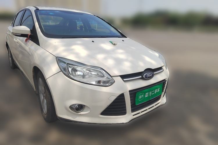 Used Ford Focus 2012 Sedan 1.6L Manual Fashion Edition Front Right 45 Deg