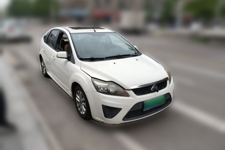 Used Ford Focus 2012 Hatchback Classic 1.8L Automatic Fashion Edition Front Right 45 Deg