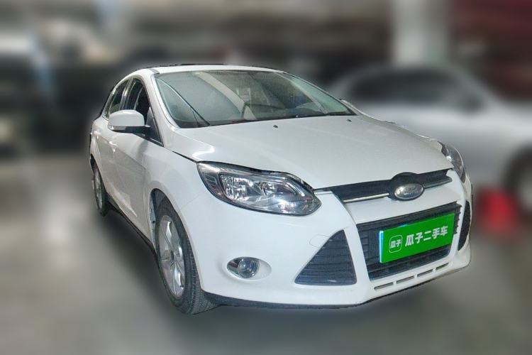 Used Ford Focus 2012 Sedan 1.6L Manual Fashion Edition Front Right 45 Deg
