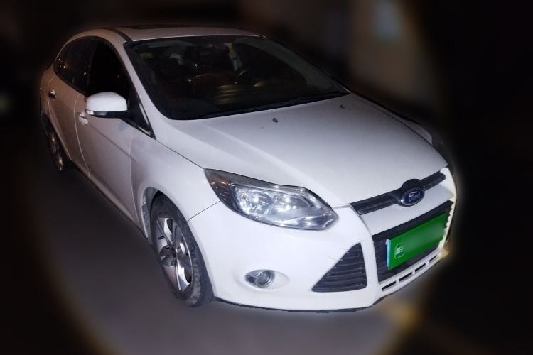 Used Ford Focus 2012 Sedan 1.6L Automatic Fashion Edition Front Right 45 Deg