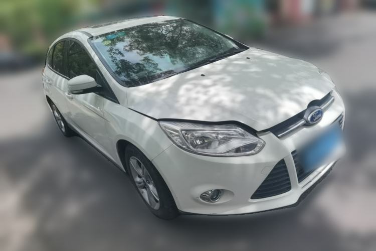 Used Ford Focus 2012 Hatchback 1.6L Automatic Fashion Edition Front Right 45 Deg