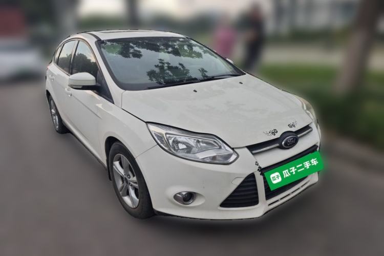 Used Ford Focus 2012 Hatchback 1.6L Manual Fashion Edition Front Right 45 Deg