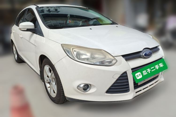 Used Ford Focus 2012 Hatchback 1.6L Automatic Fashion Edition Front Right 45 Deg