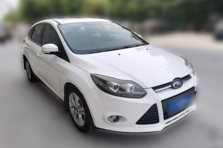 Used Ford Focus 2012 Hatchback 1.6L Automatic Fashion Edition Front Right 45 Deg