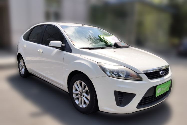 Used Ford Focus 2012 Hatchback Classic 1.8L Automatic Base Model Front Right 45 Deg