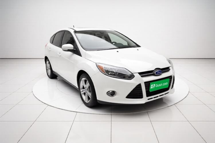Used Ford Focus 2012 Hatchback 1.6L Automatic Fashion Edition Front Right 45 Deg