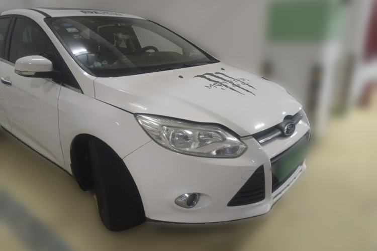 Used Ford Focus 2012 Hatchback 1.6L Manual Fashion Edition Front Right 45 Deg