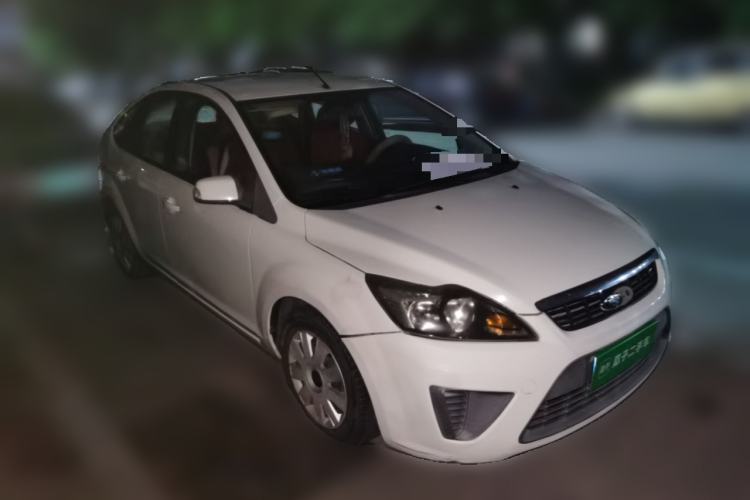 Used Ford Focus 2012 Hatchback Classic 1.8L Automatic Base Model Front Right 45 Deg