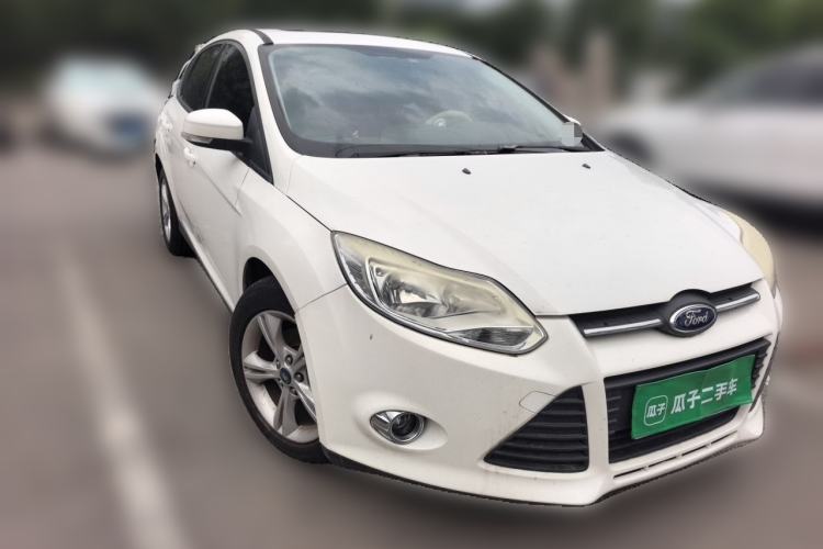 Used Ford Focus 2012 Hatchback 1.6L Automatic Fashion Edition Front Right 45 Deg