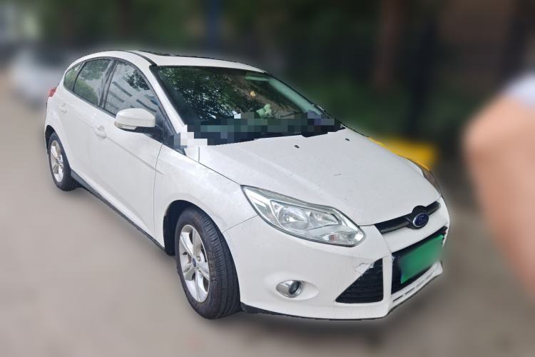 Used Ford Focus 2012 Hatchback 1.6L Manual Fashion Edition Front Right 45 Deg