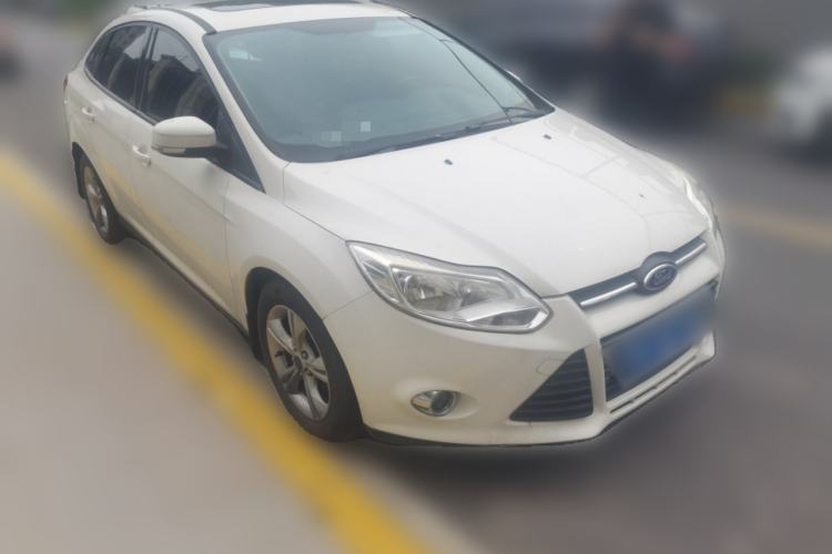 Used Ford Focus 2012 Sedan 1.6L Manual Fashion Edition Front Right 45 Deg