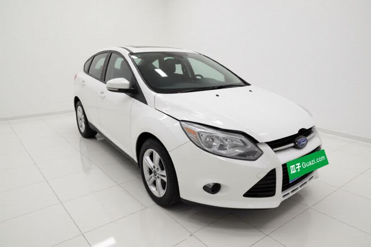 Used Ford Focus 2012 Hatchback 1.6L Automatic Fashion Edition Front Right 45 Deg