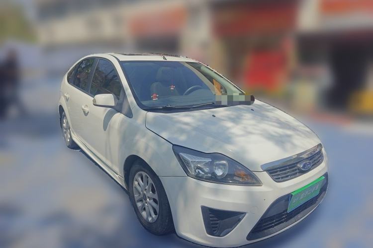 Used Ford Focus 2012 Hatchback Classic 1.8L Automatic Fashion Edition Front Right 45 Deg