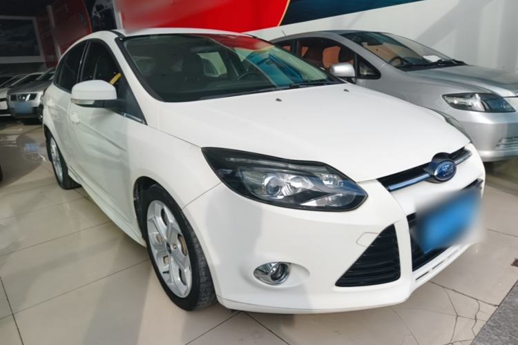 Used Ford Focus 2012 Hatchback 2.0L Automatic Luxury Sport Model Front Right 45 Deg