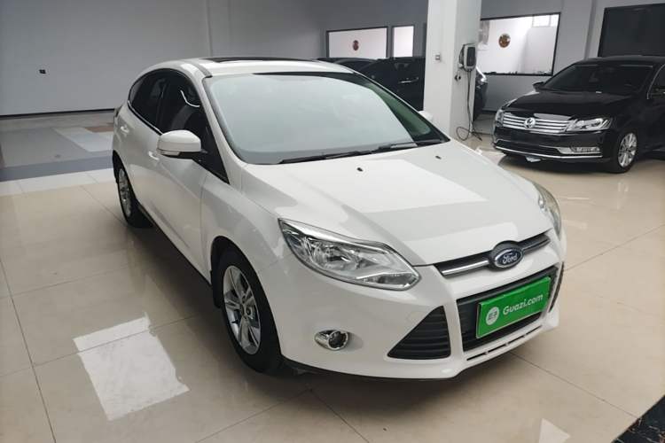 Used Ford Focus 2012 Hatchback 1.6L Automatic Fashion Edition Front Right 45 Deg
