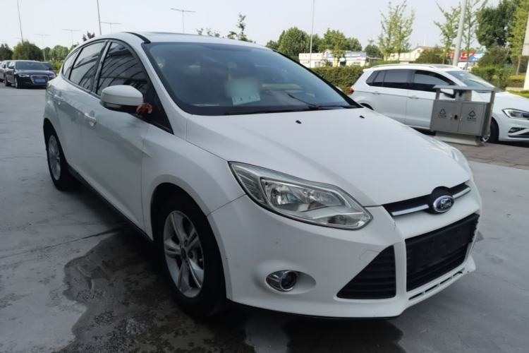 Used Ford Focus 2012 Hatchback 1.6L Automatic Fashion Edition Front Right 45 Deg