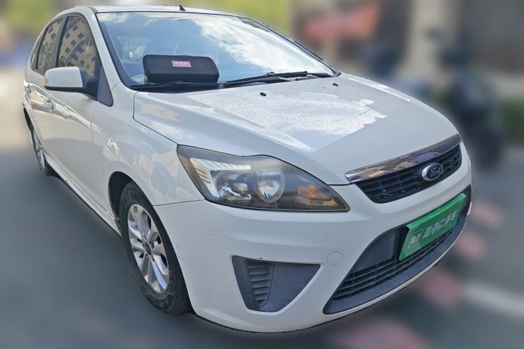 Used Ford Focus 2012 Hatchback Classic 1.8L Automatic Fashion Edition Front Right 45 Deg